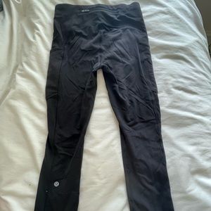 Lululemon capris!!! Size 4 great condition HARDLY worn at all!
